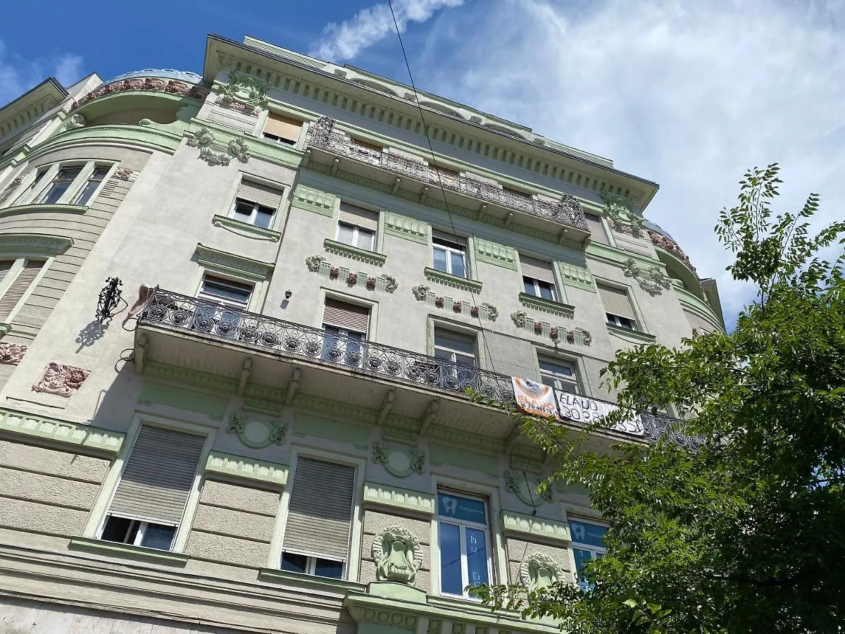 Stylish Apartment By The Vigszinhaz Theater 布达佩斯 匈牙利