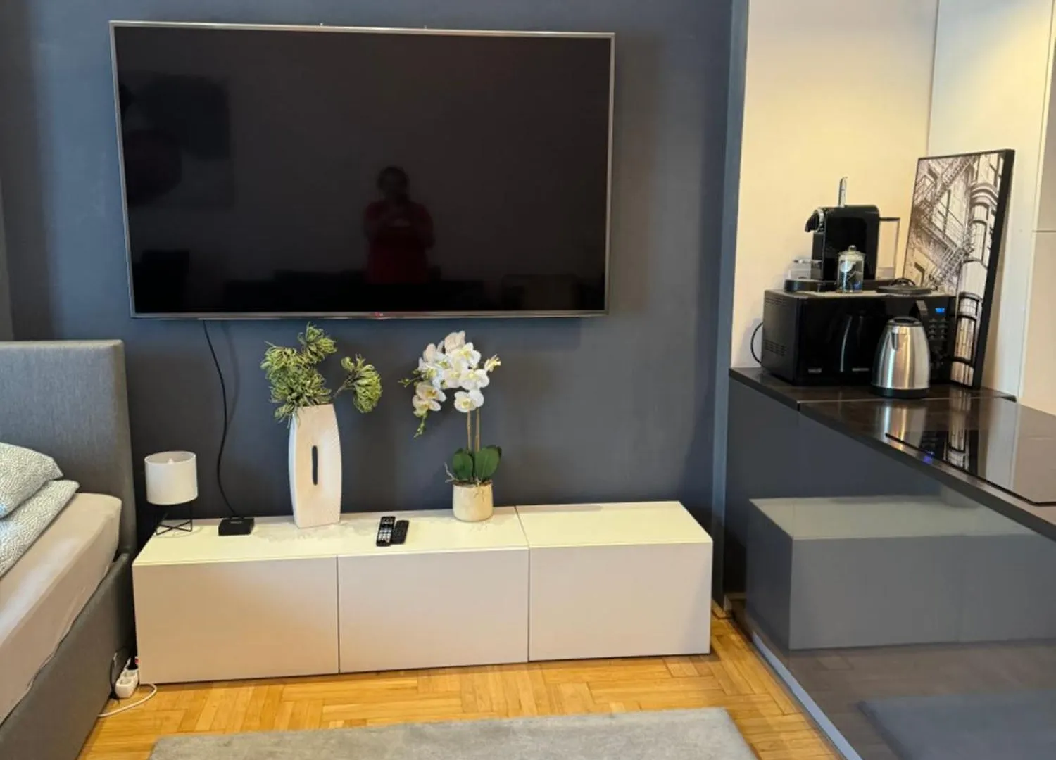 Stylish Apartment By The Vigszinhaz Theater Budapest Hungary